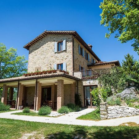 Agriturismo La Corte Del Lupo Ночера Умбра Екстериор снимка