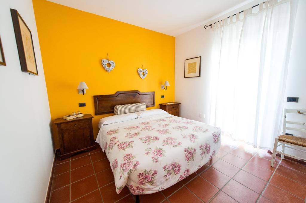 Agriturismo La Corte Del Lupo Ночера Умбра Екстериор снимка