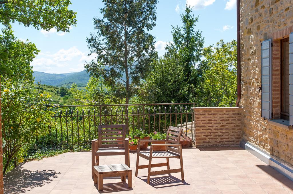 Agriturismo La Corte Del Lupo Ночера Умбра Екстериор снимка